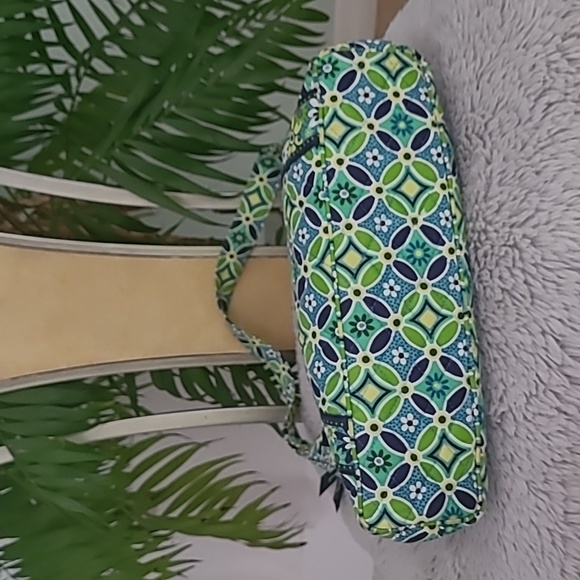 Vera Bradley Hobo Bag ❤️ - Picture 4 of 10